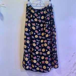 Vintage floral skirt 🌼